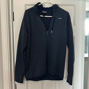 Men’s medium Patagonia pullover.